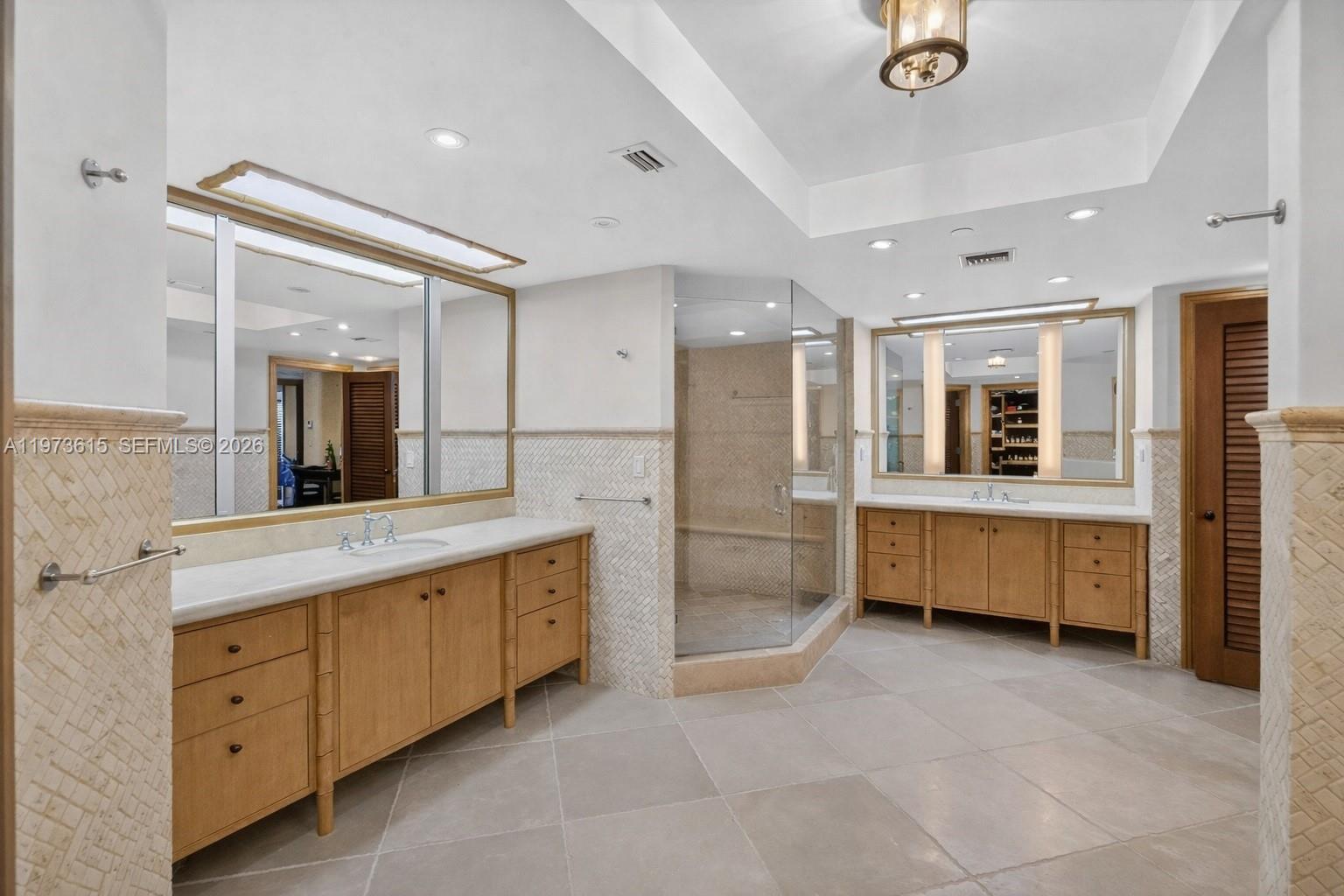 GRAND BAY TOWER CONDO - Residential