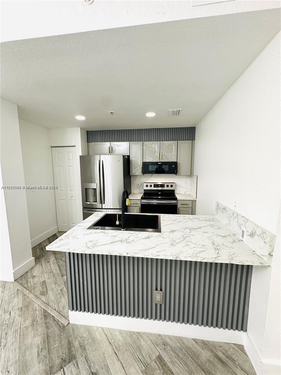 MARSH HARBOUR 49 CONDOMINI - Residential Lease
