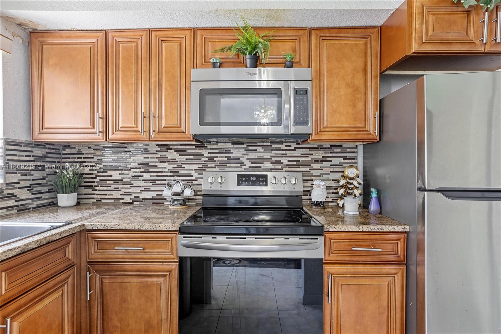 SUNSET PALM VILLAS CONDO - Residential