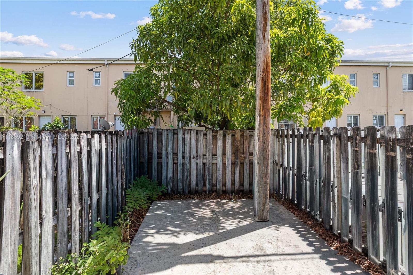 SUNSET PALM VILLAS CONDO - Residential