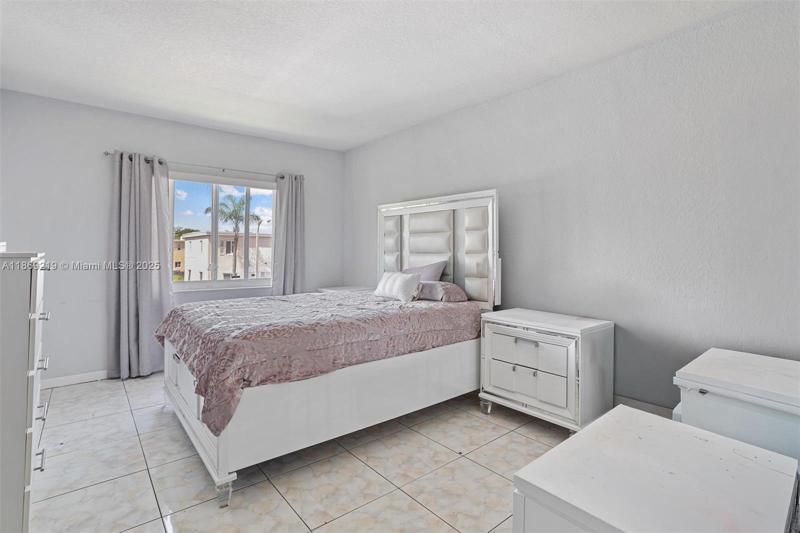 SUNSET PALM VILLAS CONDO - Residential