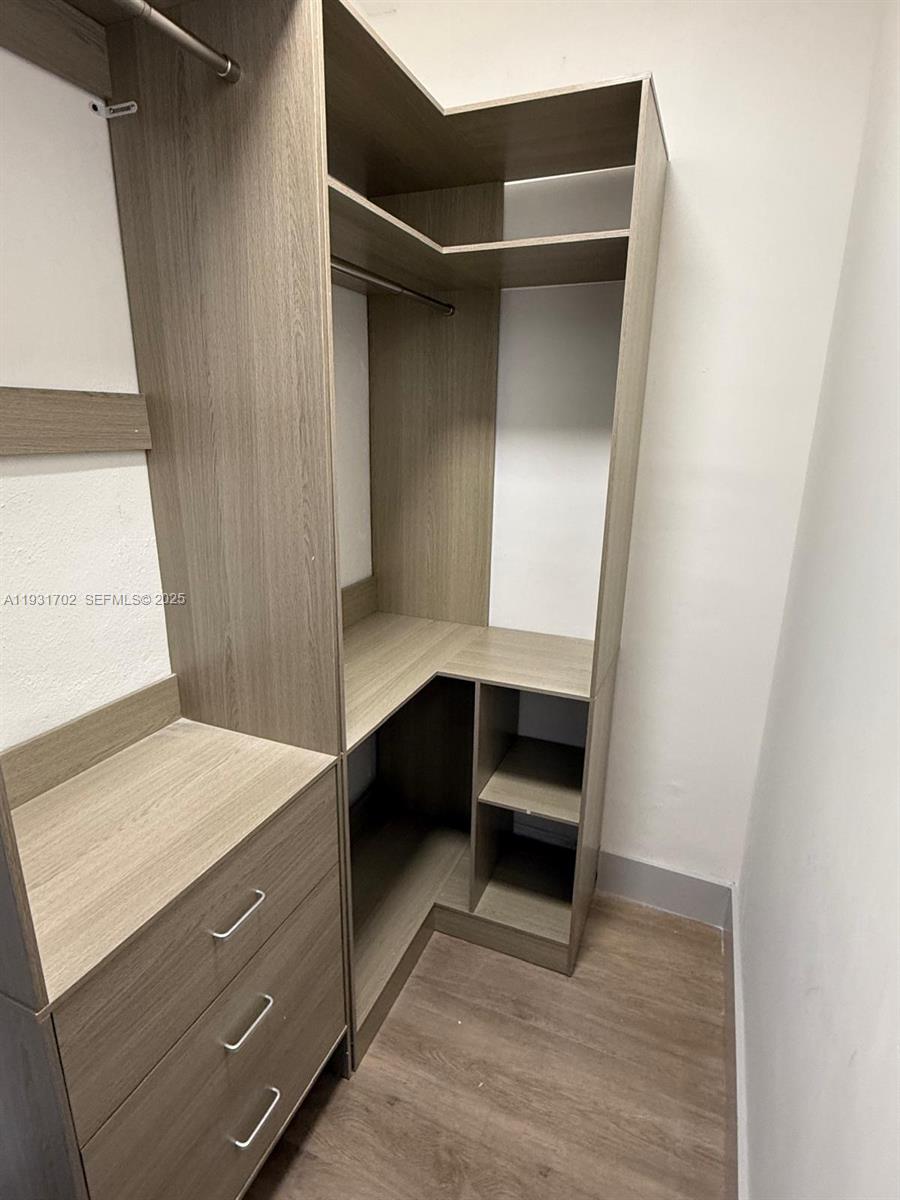 OAKLAWN SUB - Residential Lease