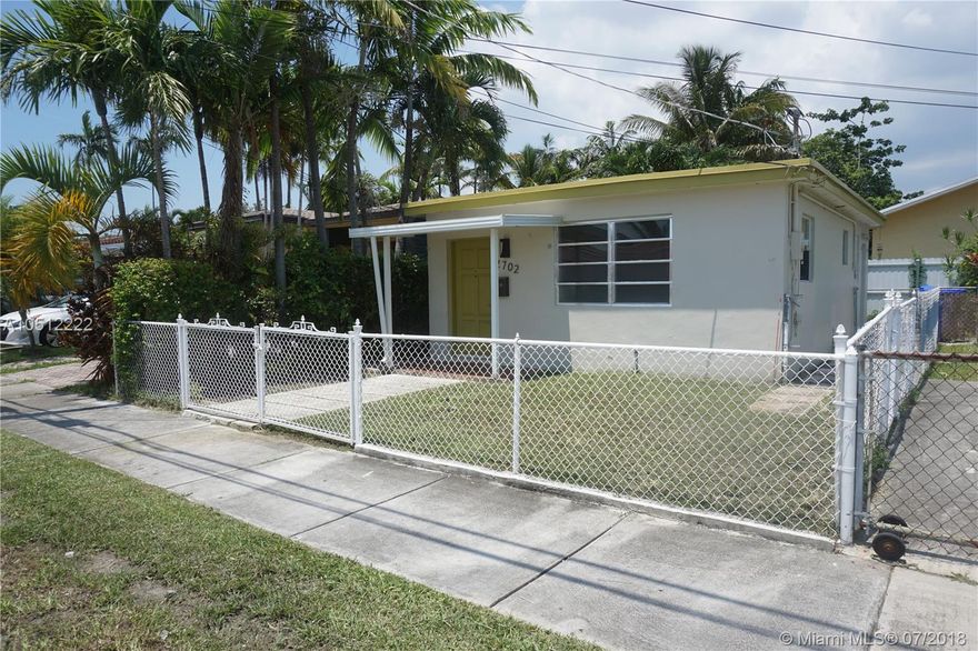 Beautifully remodeled unit close to Coconut grove and US 1.Energy saver central air conditioner as well as high hats through out. Unit has own washer and dryer inside the unit as well as newer appliances in the kitchen. Appliances are about 1 year old.. Unit has its own fenced yard.Parking is in front.