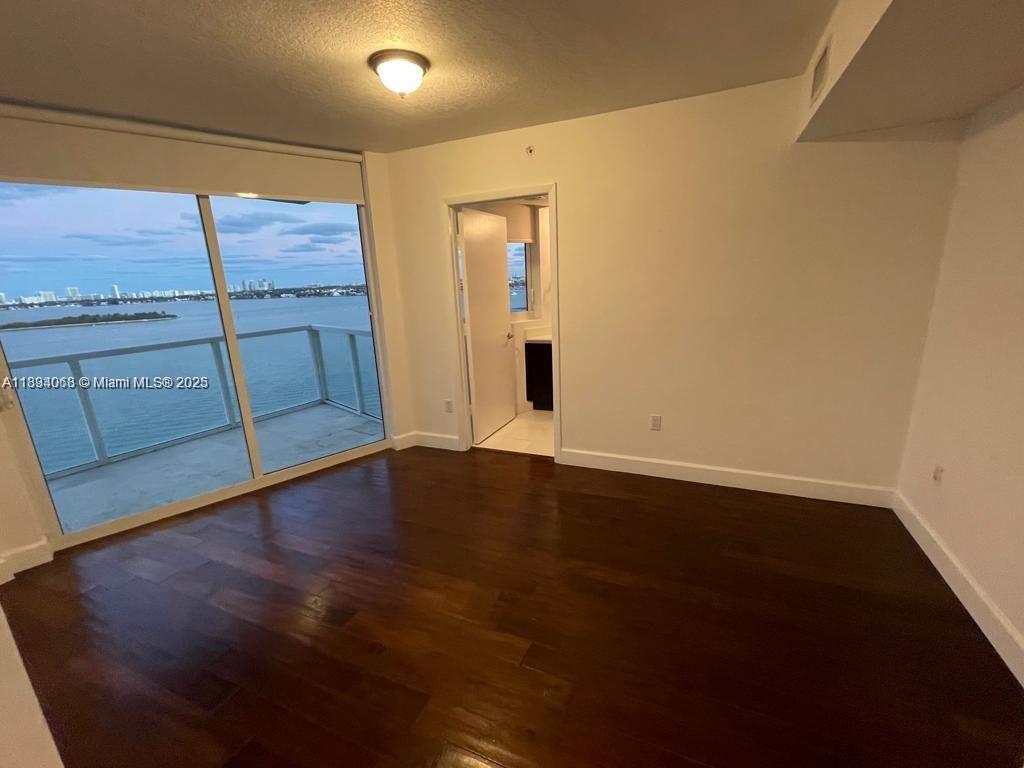 665 NE 25th St 1102