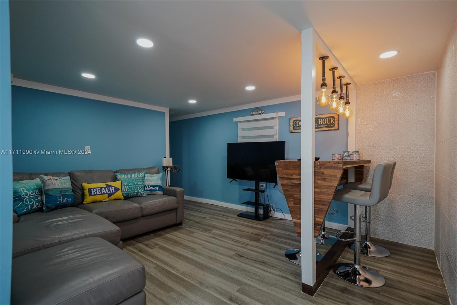 BERMUDA SHORES - Residential