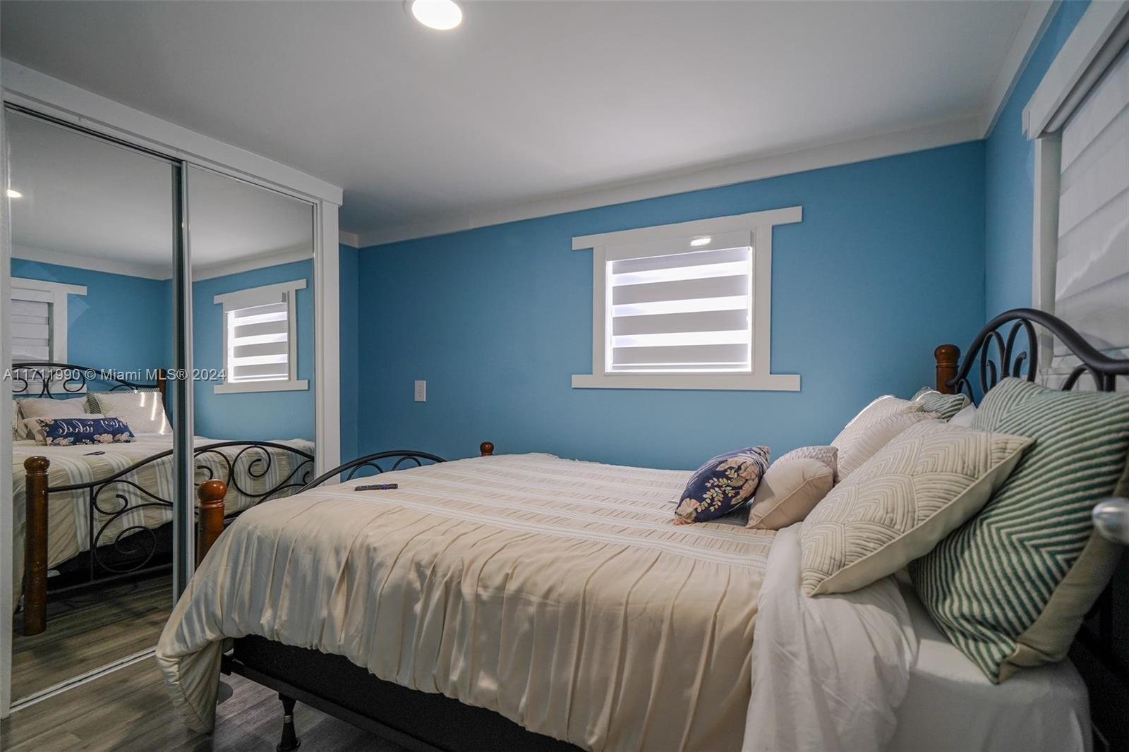 BERMUDA SHORES - Residential