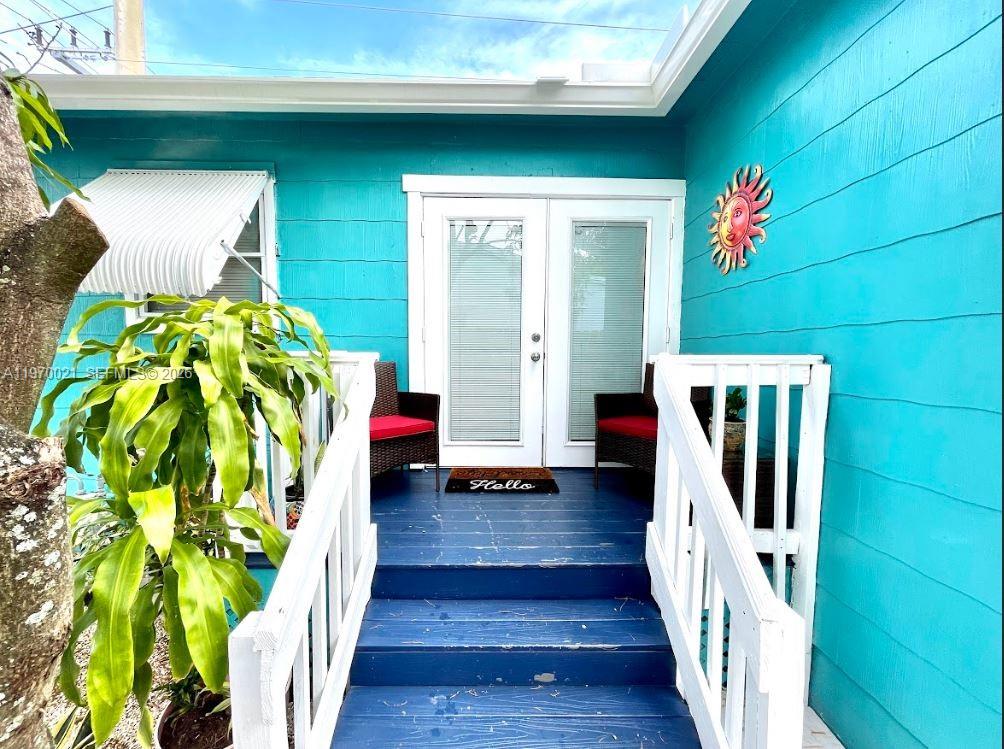 HOLLYWOOD TERRACE AMEN PL - Residential Income