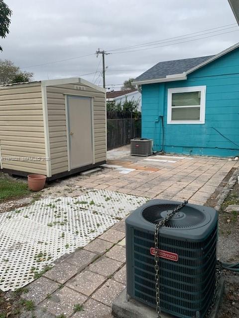 HOLLYWOOD TERRACE AMEN PL - Residential Income