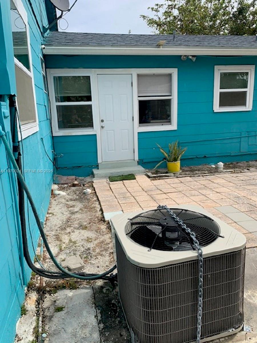 HOLLYWOOD TERRACE AMEN PL - Residential Income