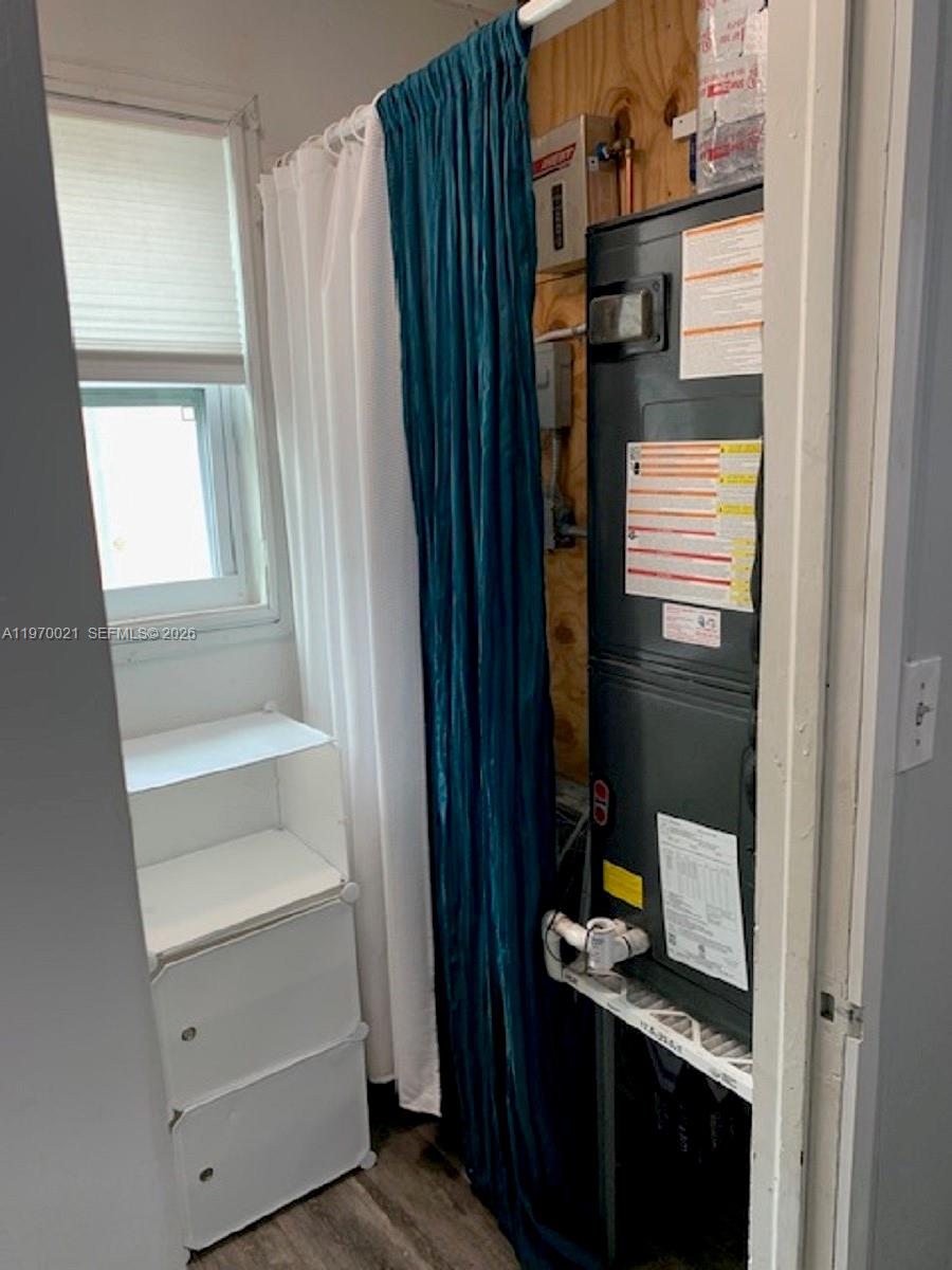 HOLLYWOOD TERRACE AMEN PL - Residential Income