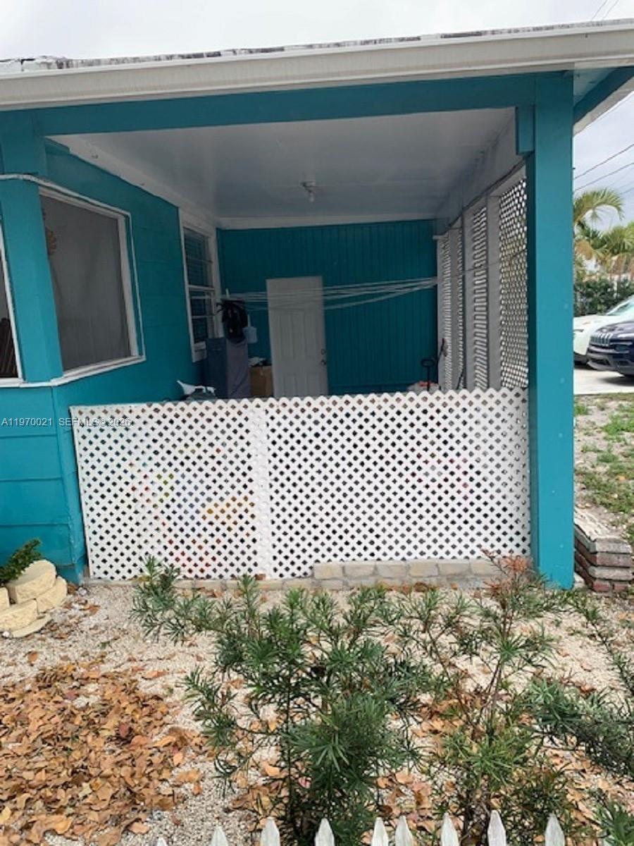 HOLLYWOOD TERRACE AMEN PL - Residential Income