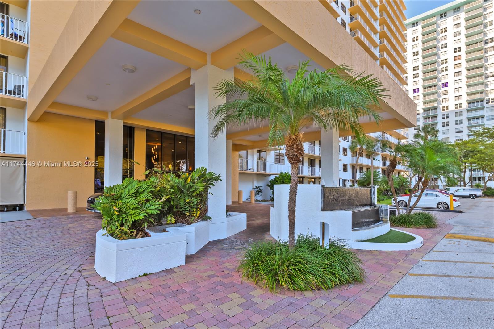 290 174th St 2202