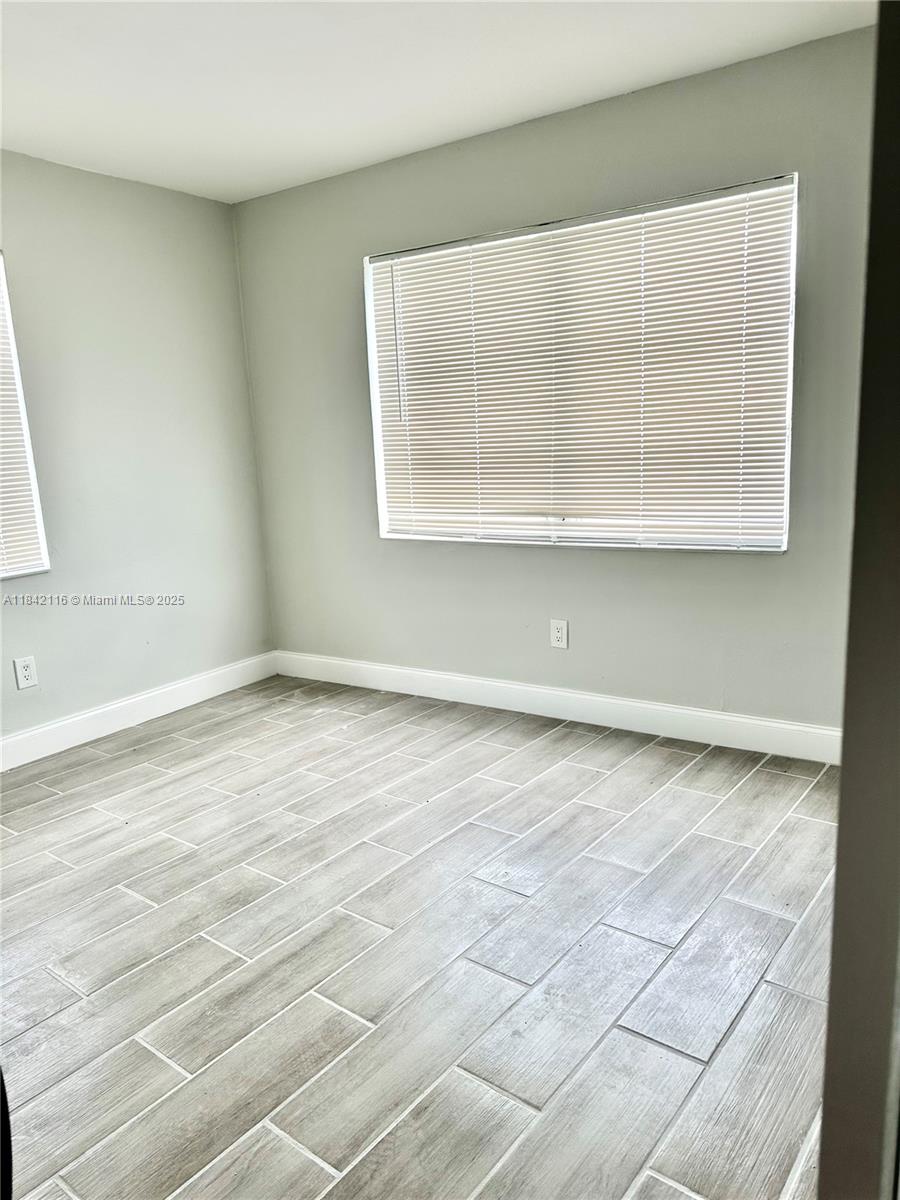 CRESTHAVEN NO 10 - Residential