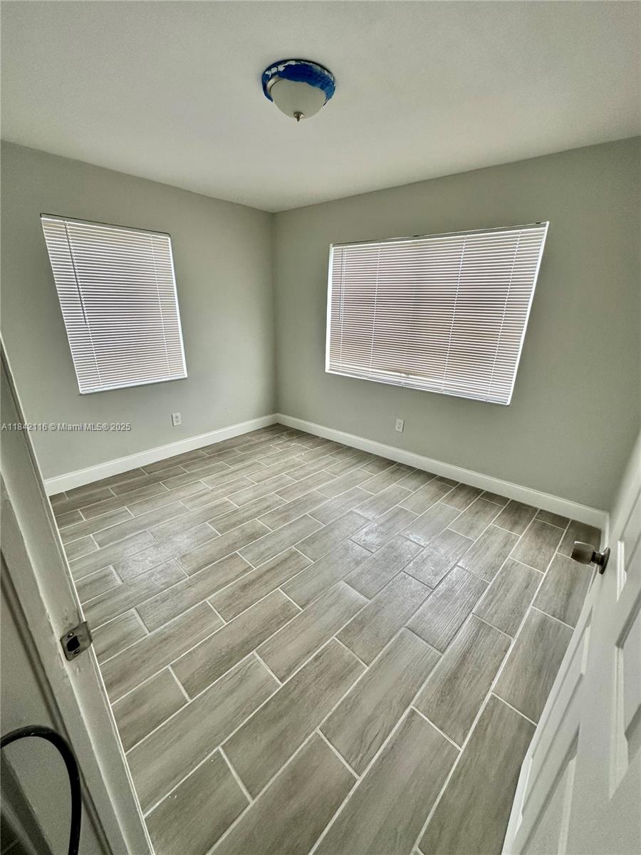 CRESTHAVEN NO 10 - Residential