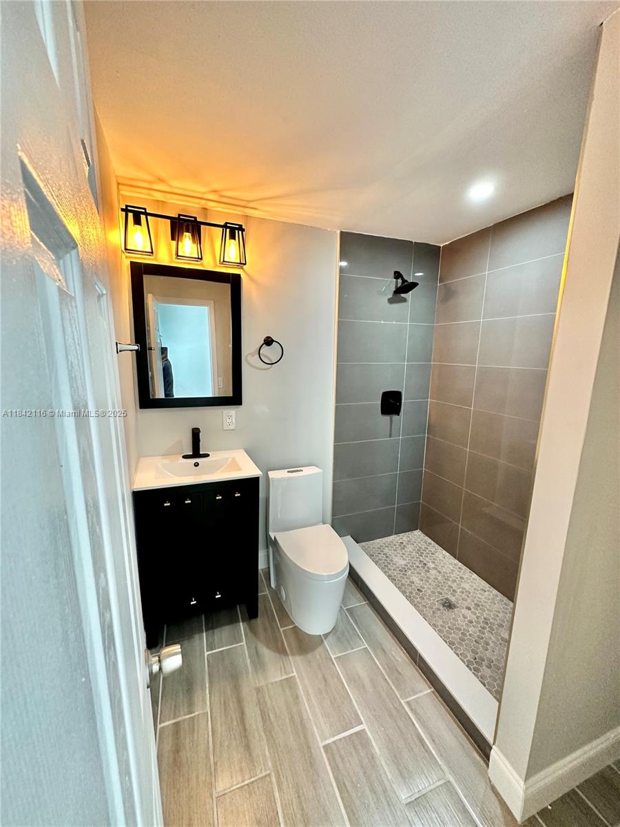 CRESTHAVEN NO 10 - Residential