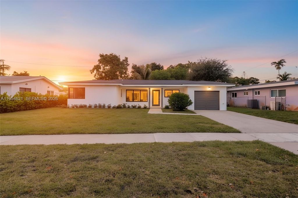 Photo of 211 S 57th Ter, Hollywood, FL 33023 (MLS # A11954621)