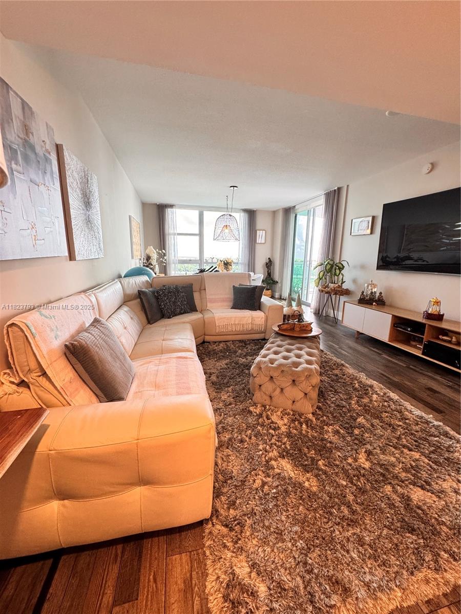 TAO SAWGRASS CONDOMINIUM - Residential