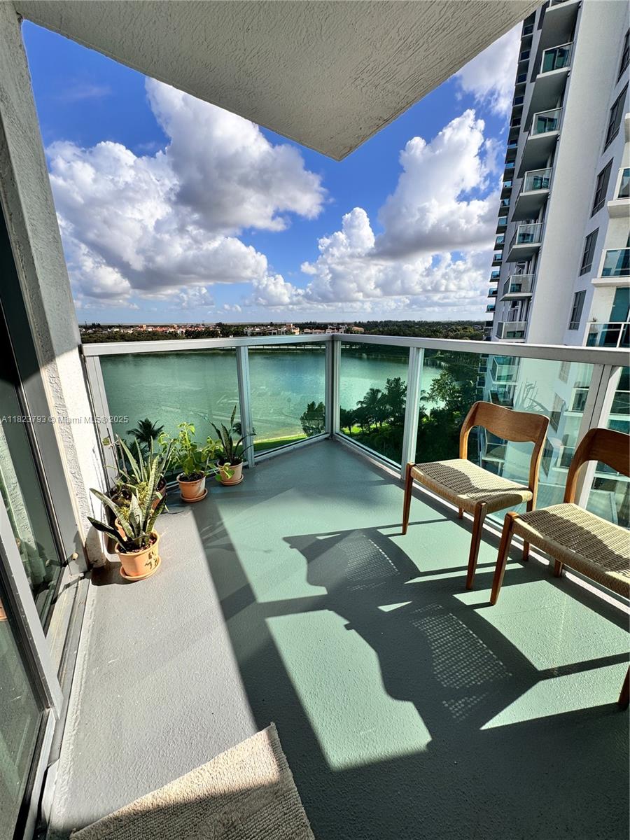 TAO SAWGRASS CONDOMINIUM - Residential