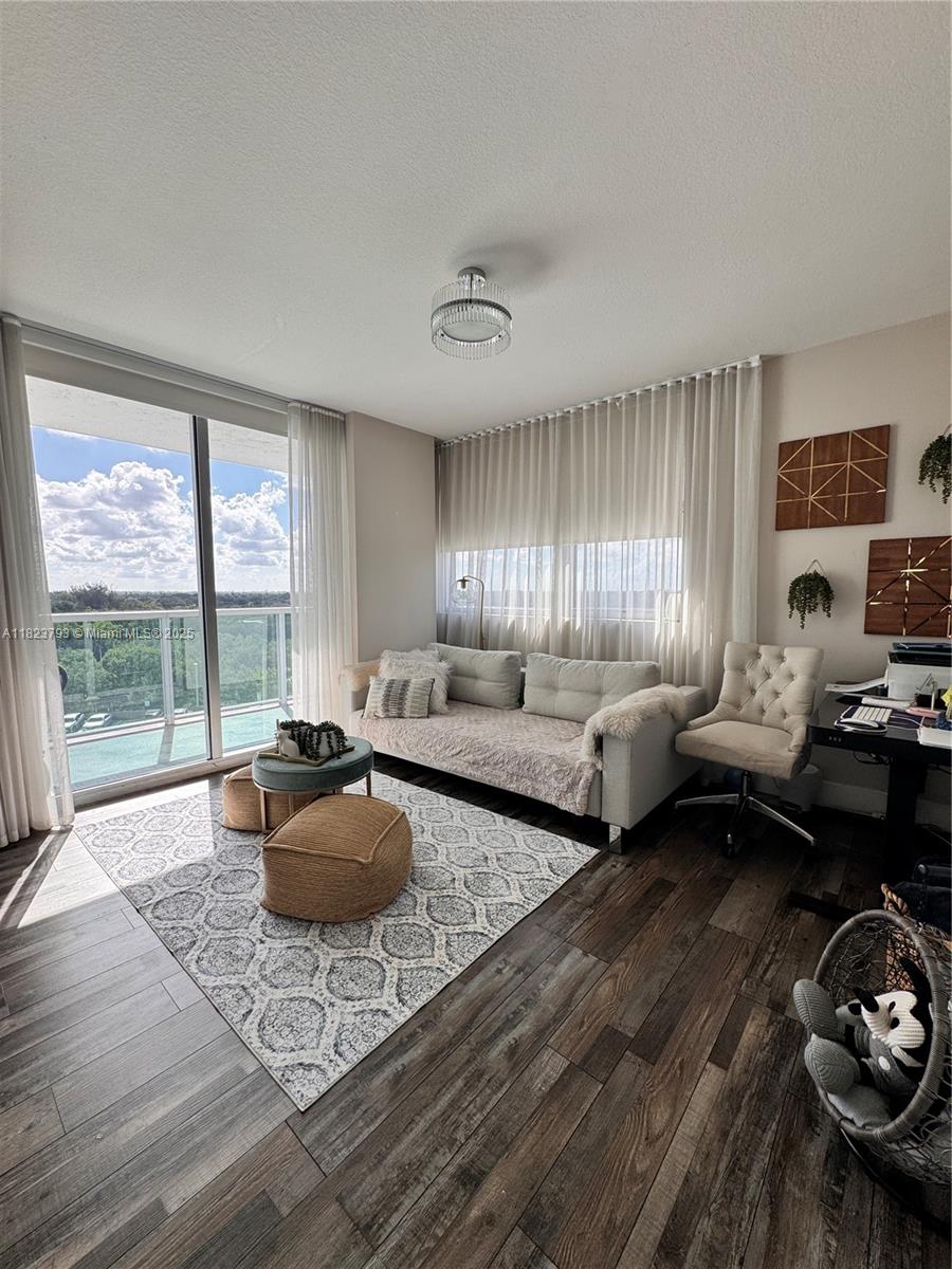 TAO SAWGRASS CONDOMINIUM - Residential