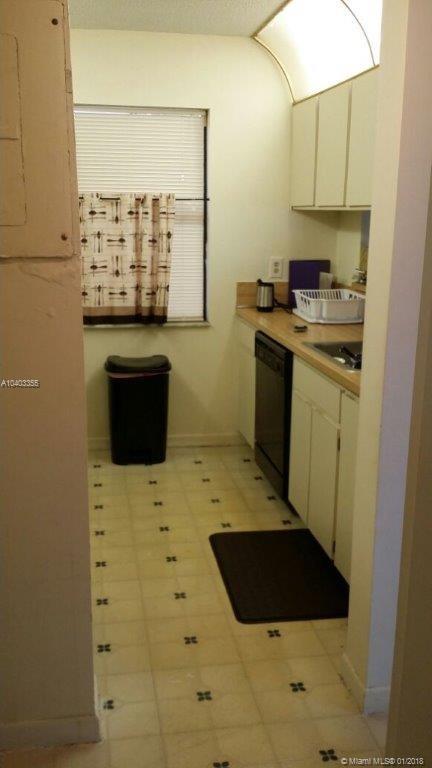 1 Bed and 1 1/2 Bathrooms. Screened balcony, place for storage, wood floors in dining and living room, carpet in
bedroom, washer/dryer inside the unit!. Water included in association fees. Currently rented. For
Showing please text LA. Appointments 24 hours (Monday to Friday after 6:00 pm. Weekends 10:00 am to 6:00 pm.) Please do not disturb tenant. No pets allowed. First Month + 2 Security Deposit. No last month.
Miramar club requires 2 years worth of tax return. HOA income restriction: $30,000 for 1 person and $40,000 for 2 people.