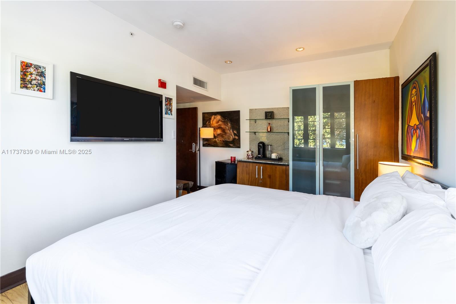 THE STRAND - Residential