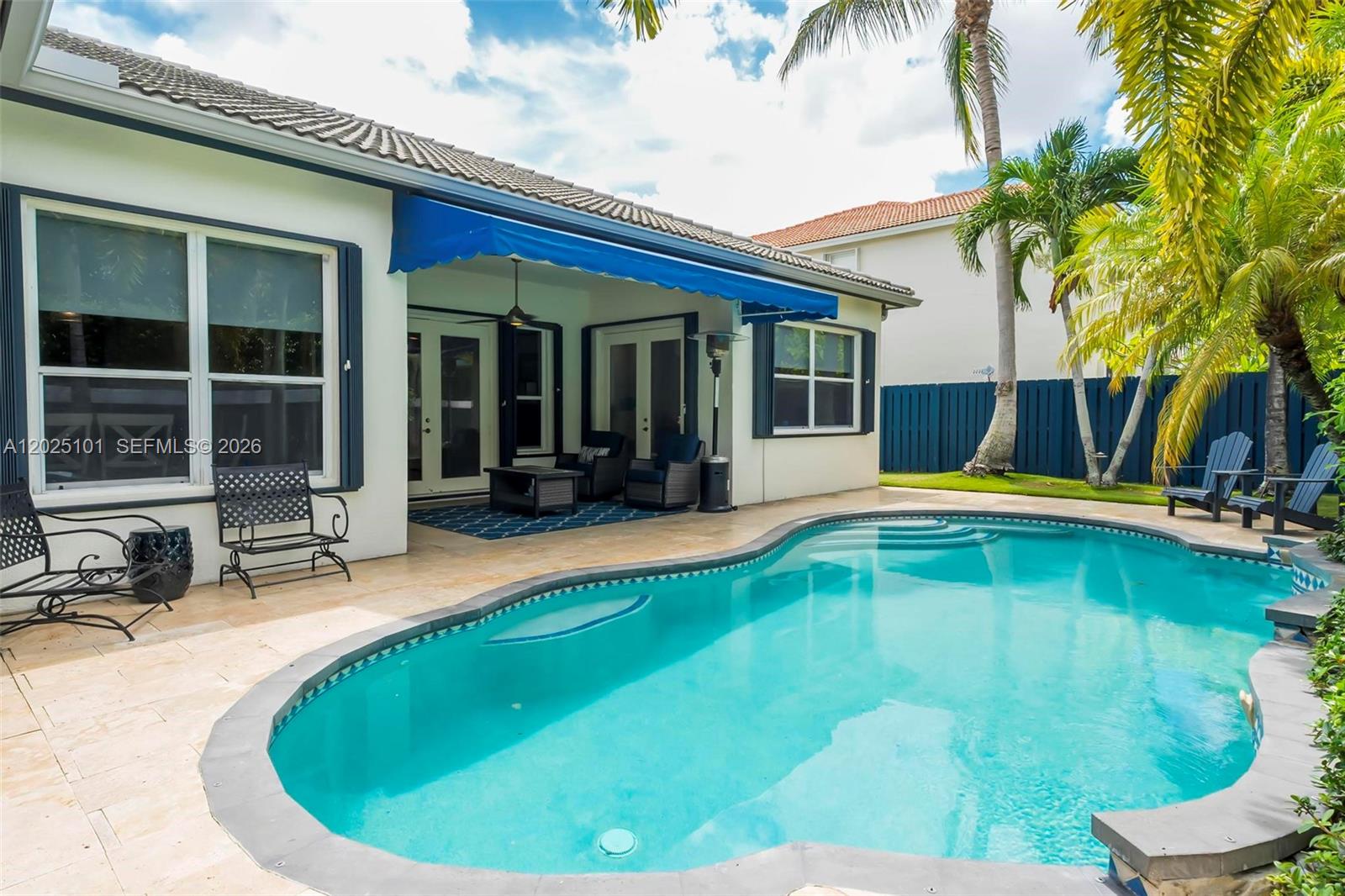 WINDSOR PALMS - Residential