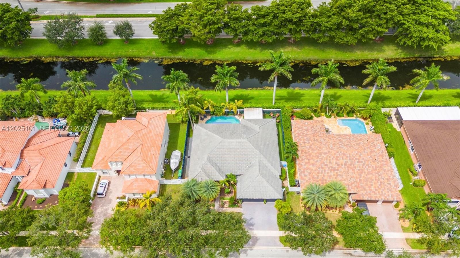 WINDSOR PALMS - Residential