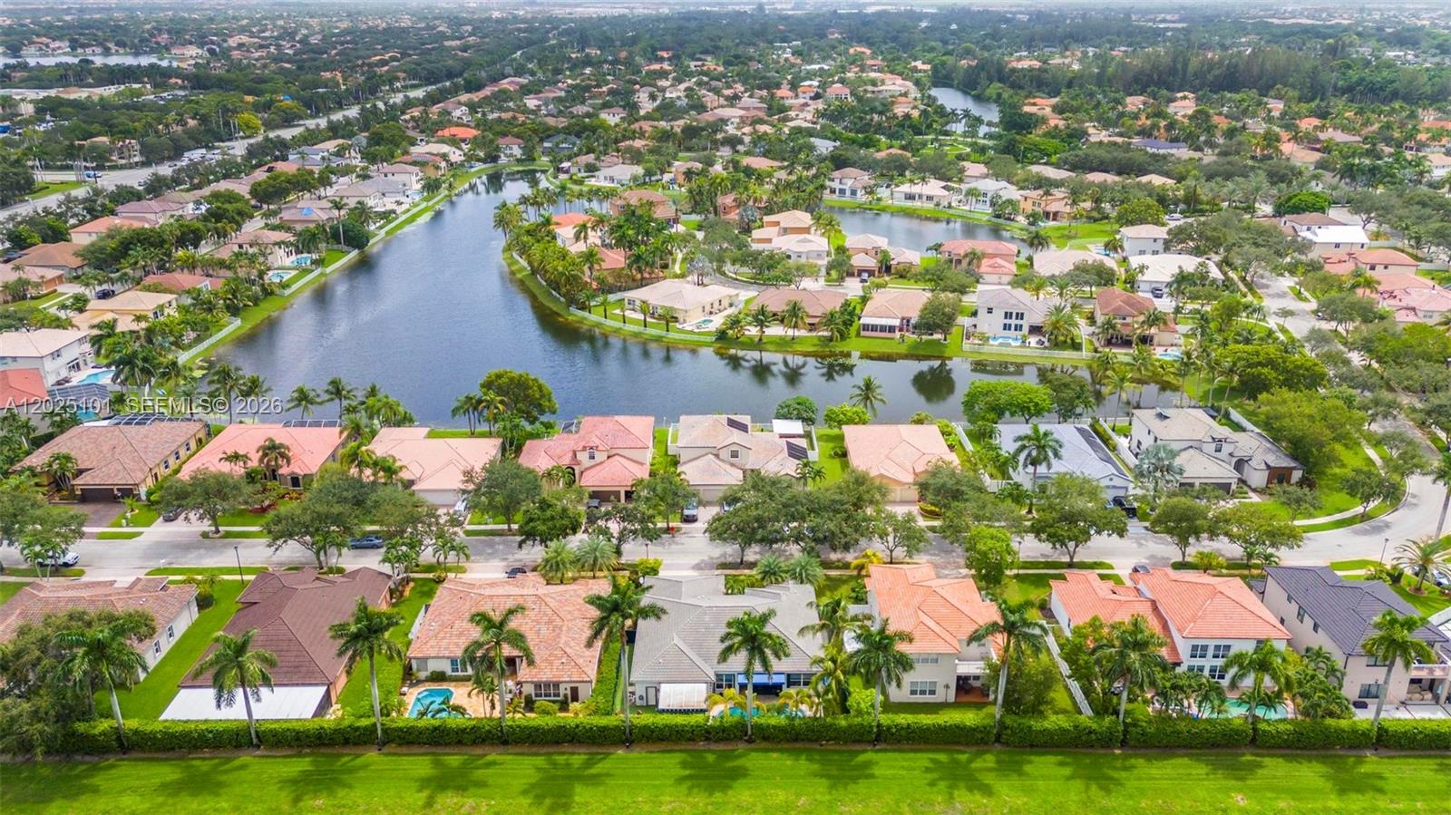 WINDSOR PALMS - Residential