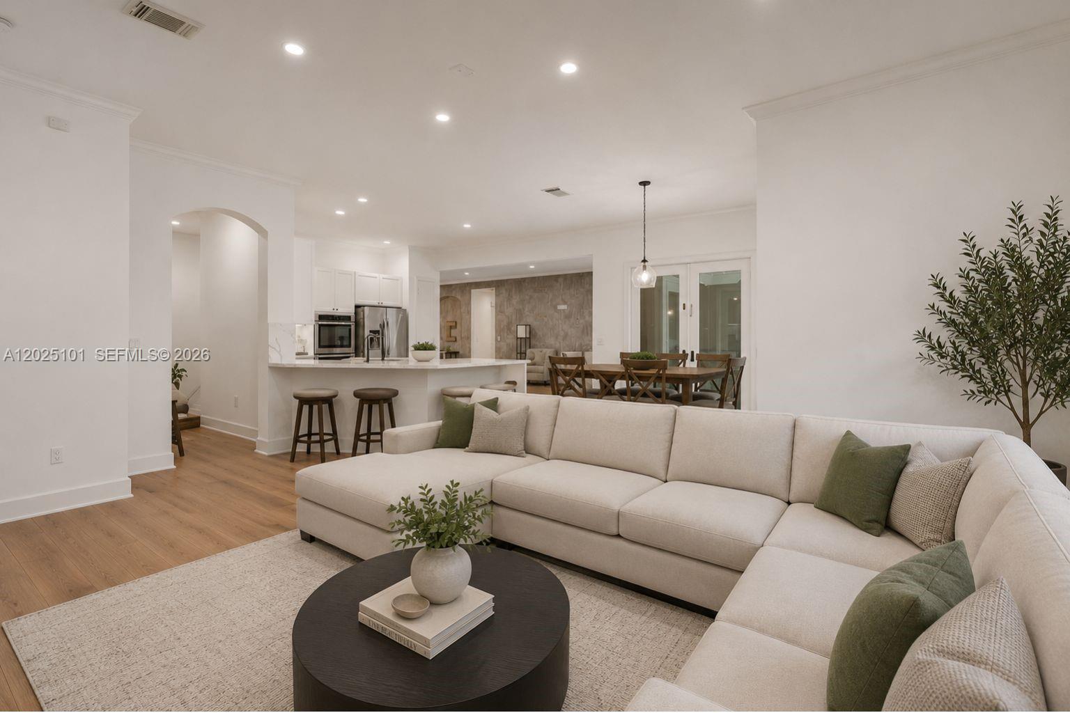 WINDSOR PALMS - Residential