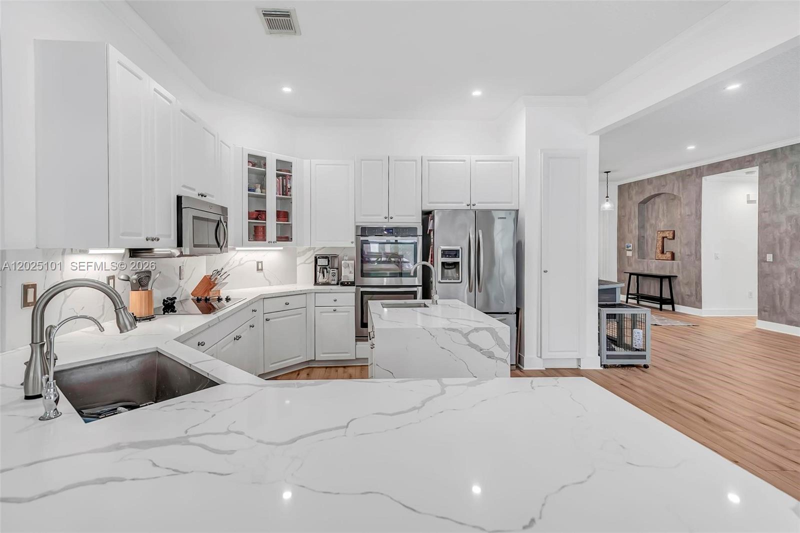 WINDSOR PALMS - Residential