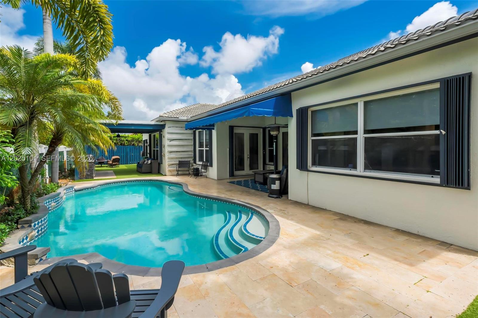 WINDSOR PALMS - Residential