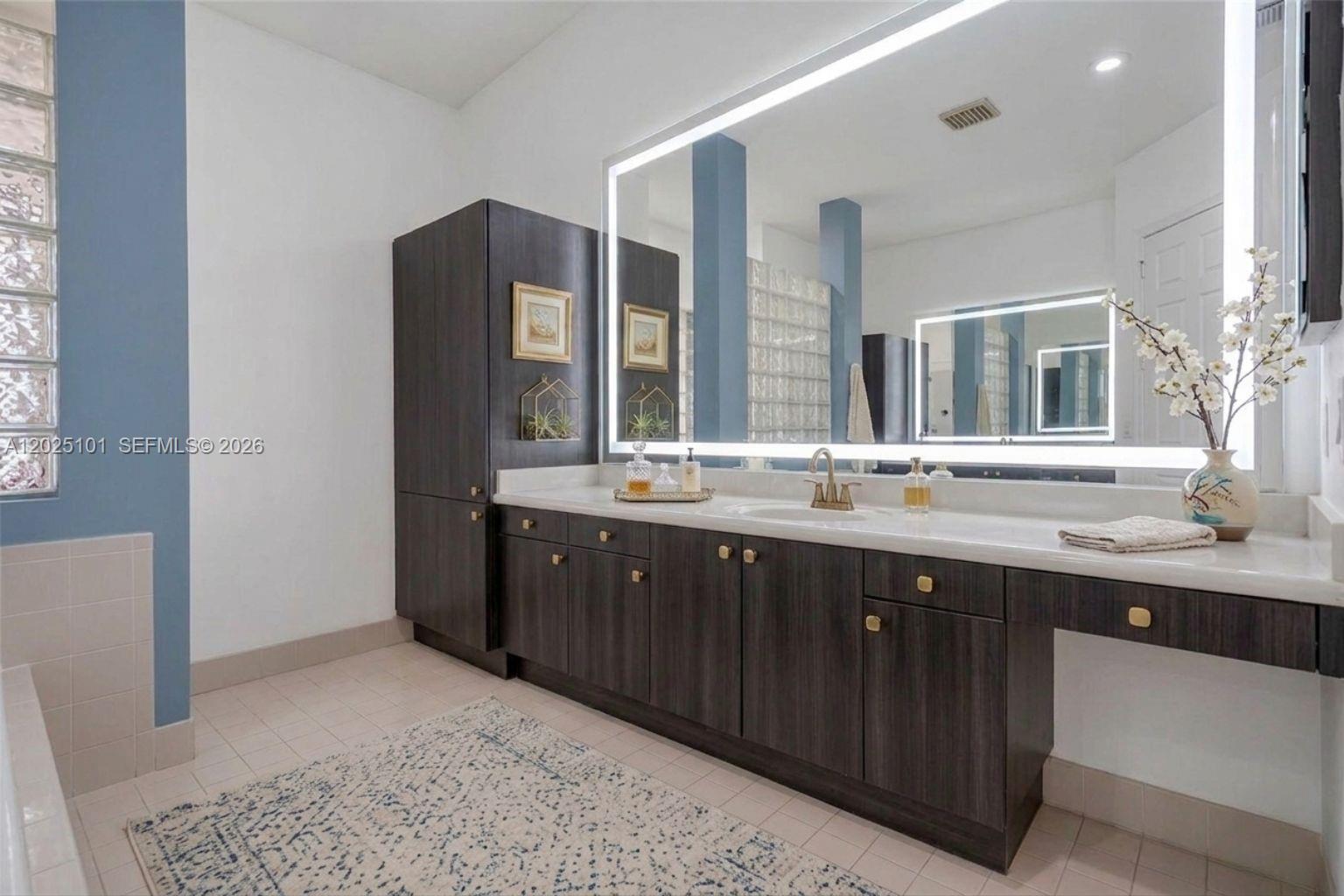 WINDSOR PALMS - Residential
