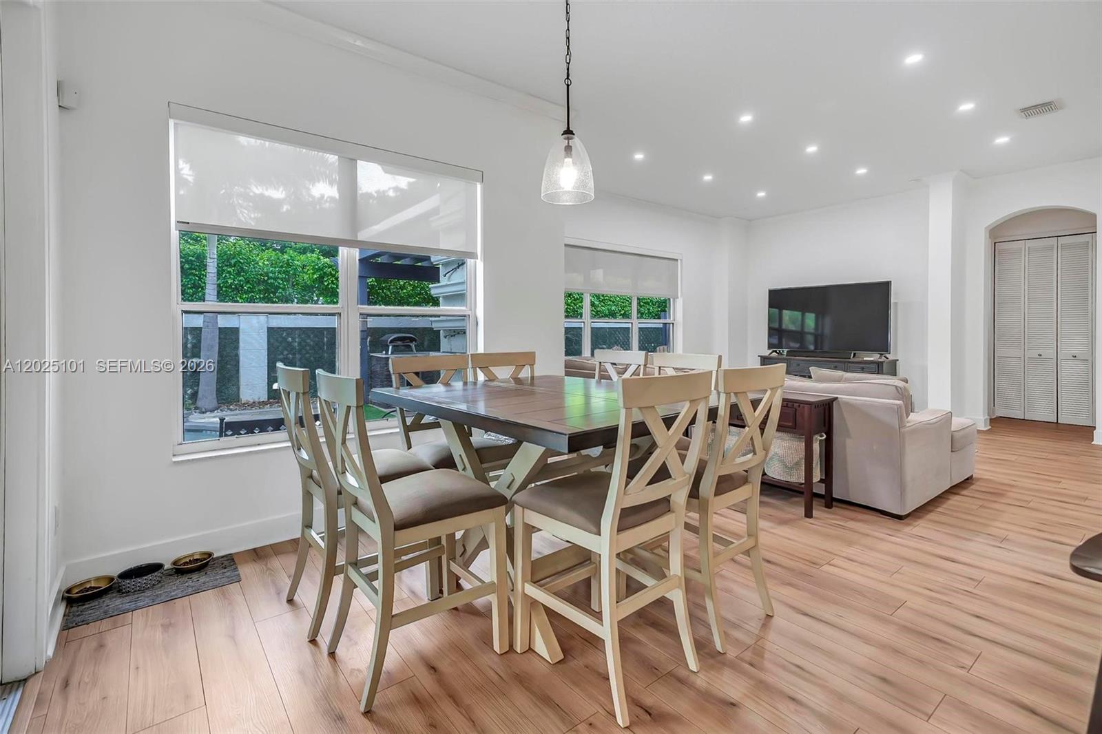 WINDSOR PALMS - Residential