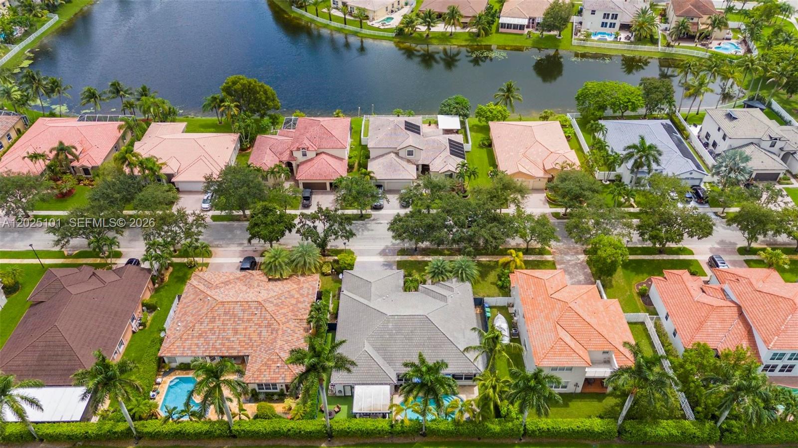 WINDSOR PALMS - Residential