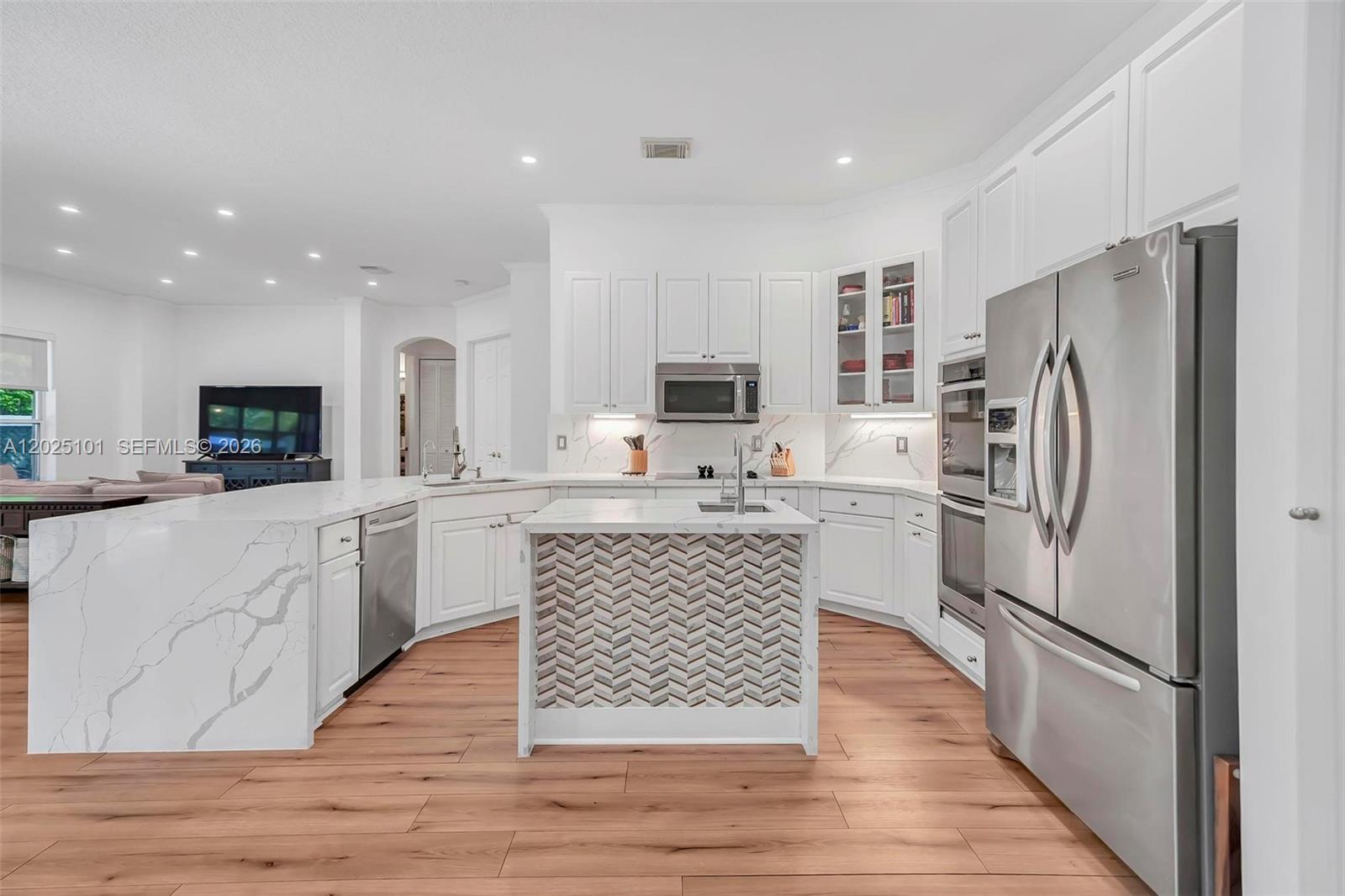 WINDSOR PALMS - Residential