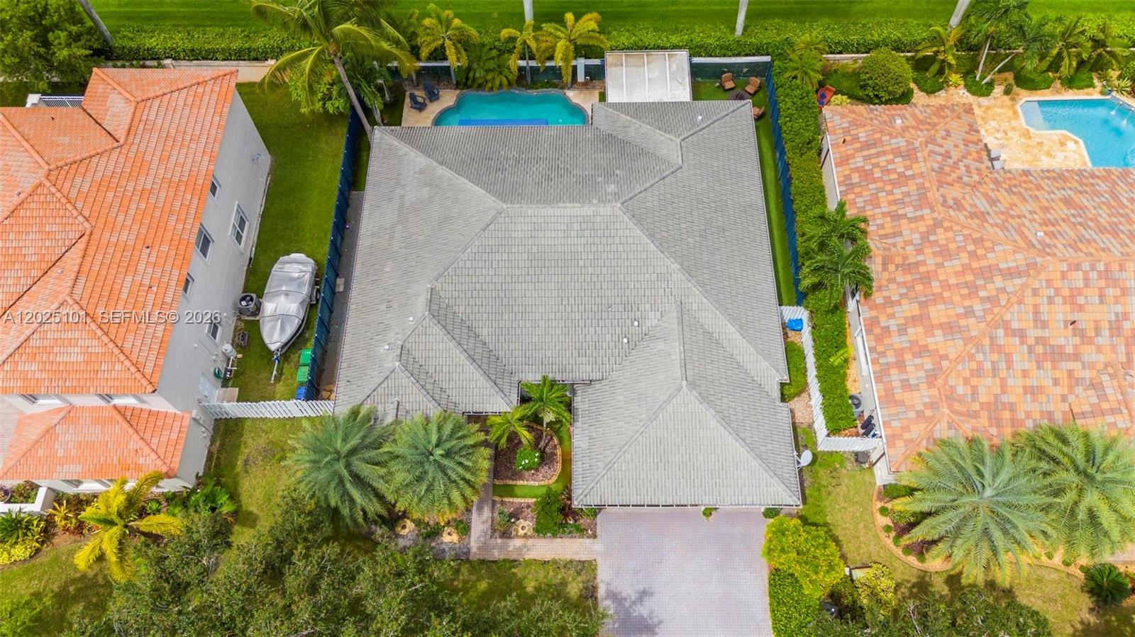 WINDSOR PALMS - Residential