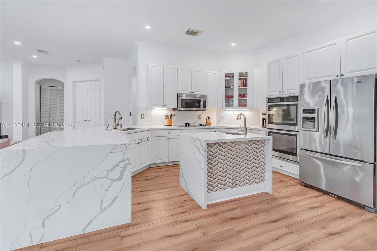 WINDSOR PALMS - Residential