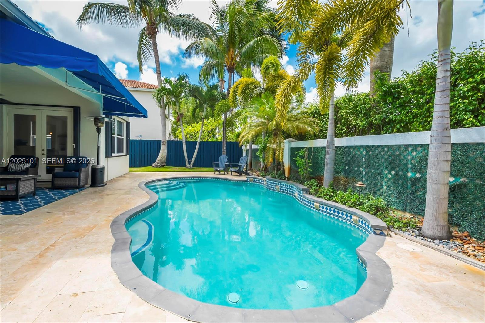 WINDSOR PALMS - Residential
