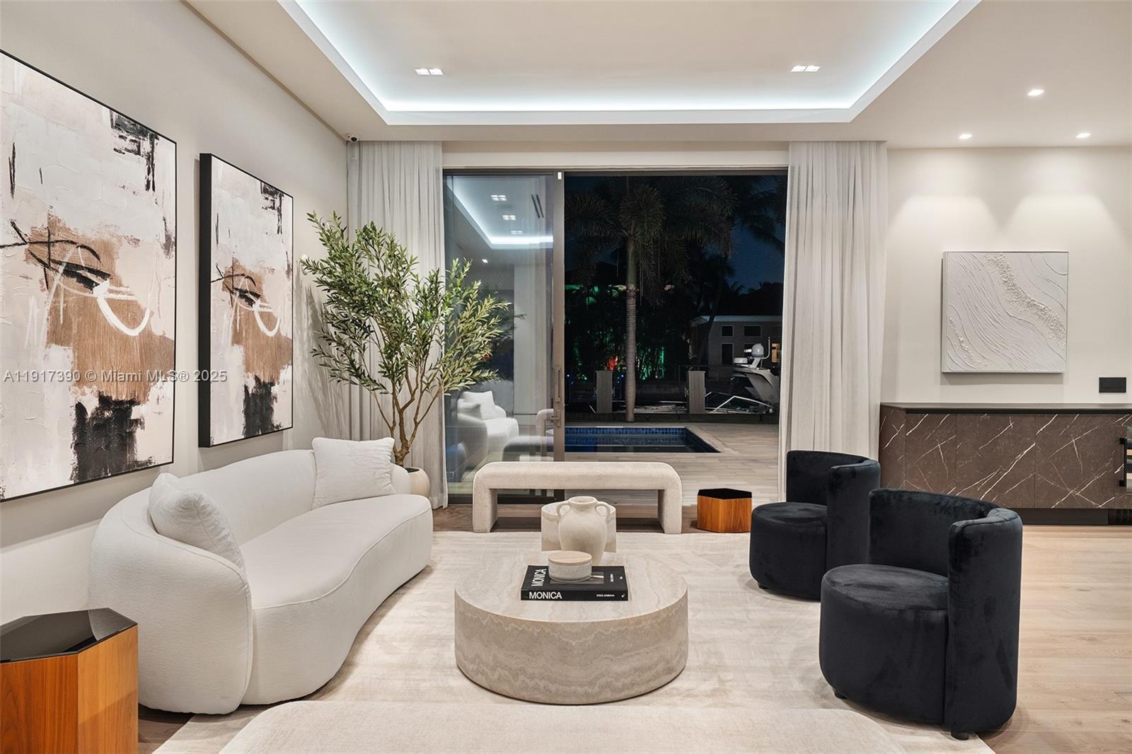 HOLLYWOOD GOLF ESTATES SE - Residential