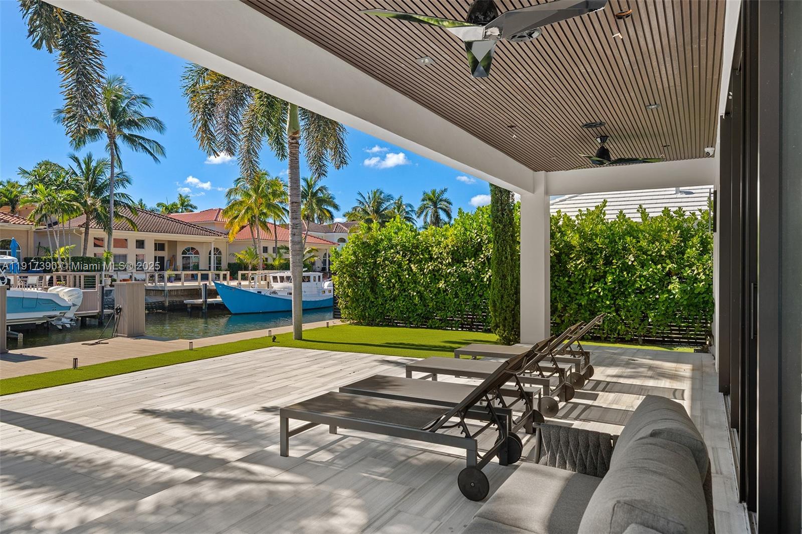 HOLLYWOOD GOLF ESTATES SE - Residential