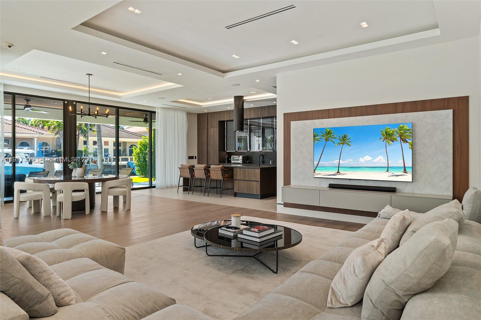 HOLLYWOOD GOLF ESTATES SE - Residential