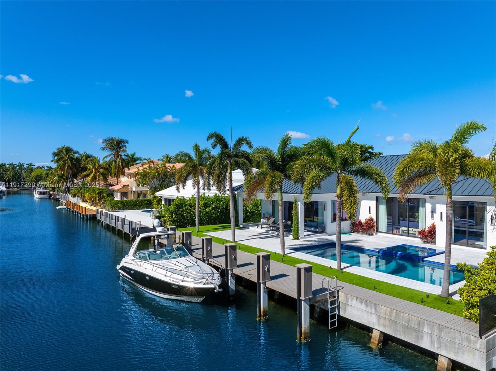 HOLLYWOOD GOLF ESTATES SE - Residential