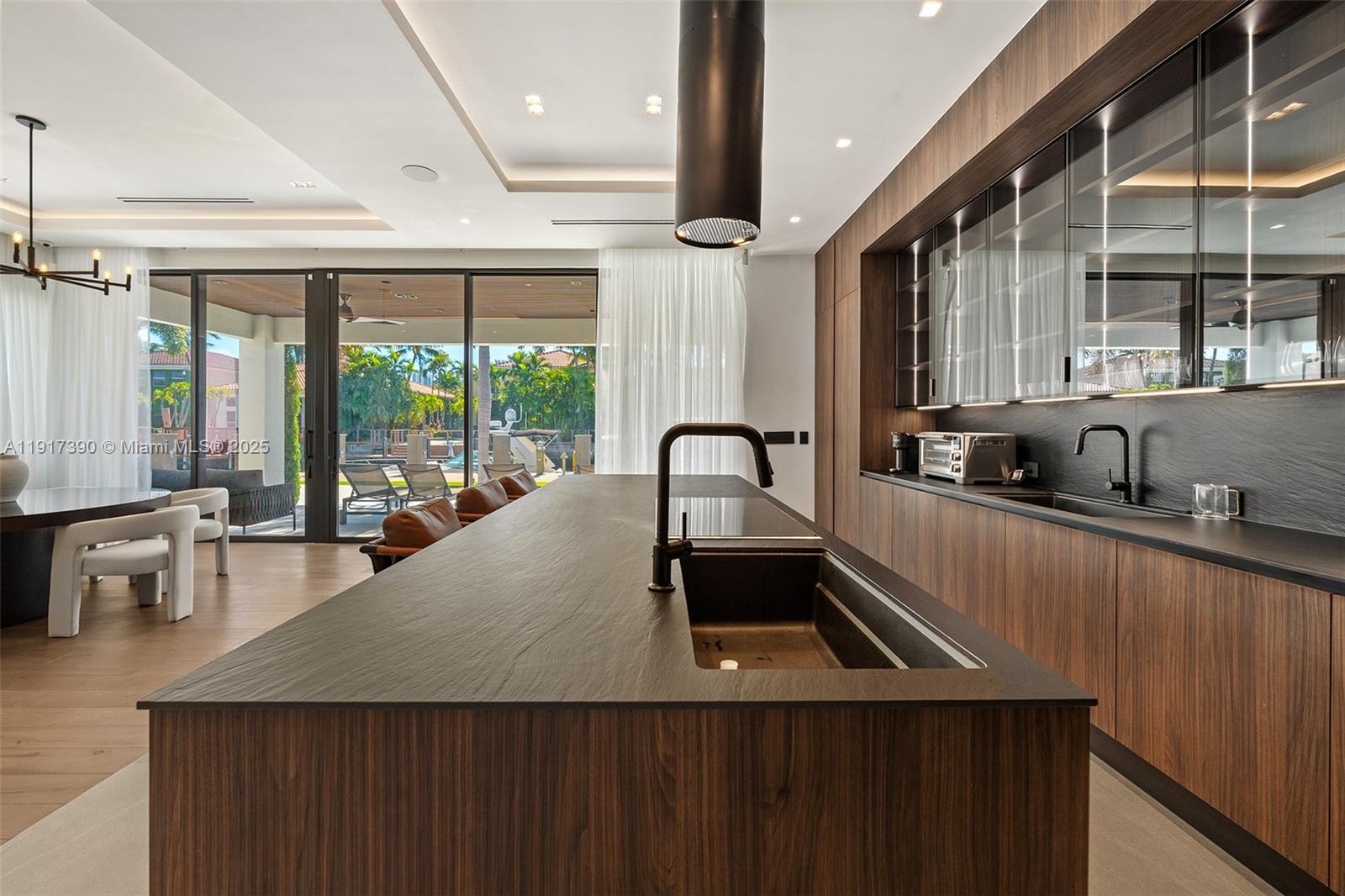 HOLLYWOOD GOLF ESTATES SE - Residential