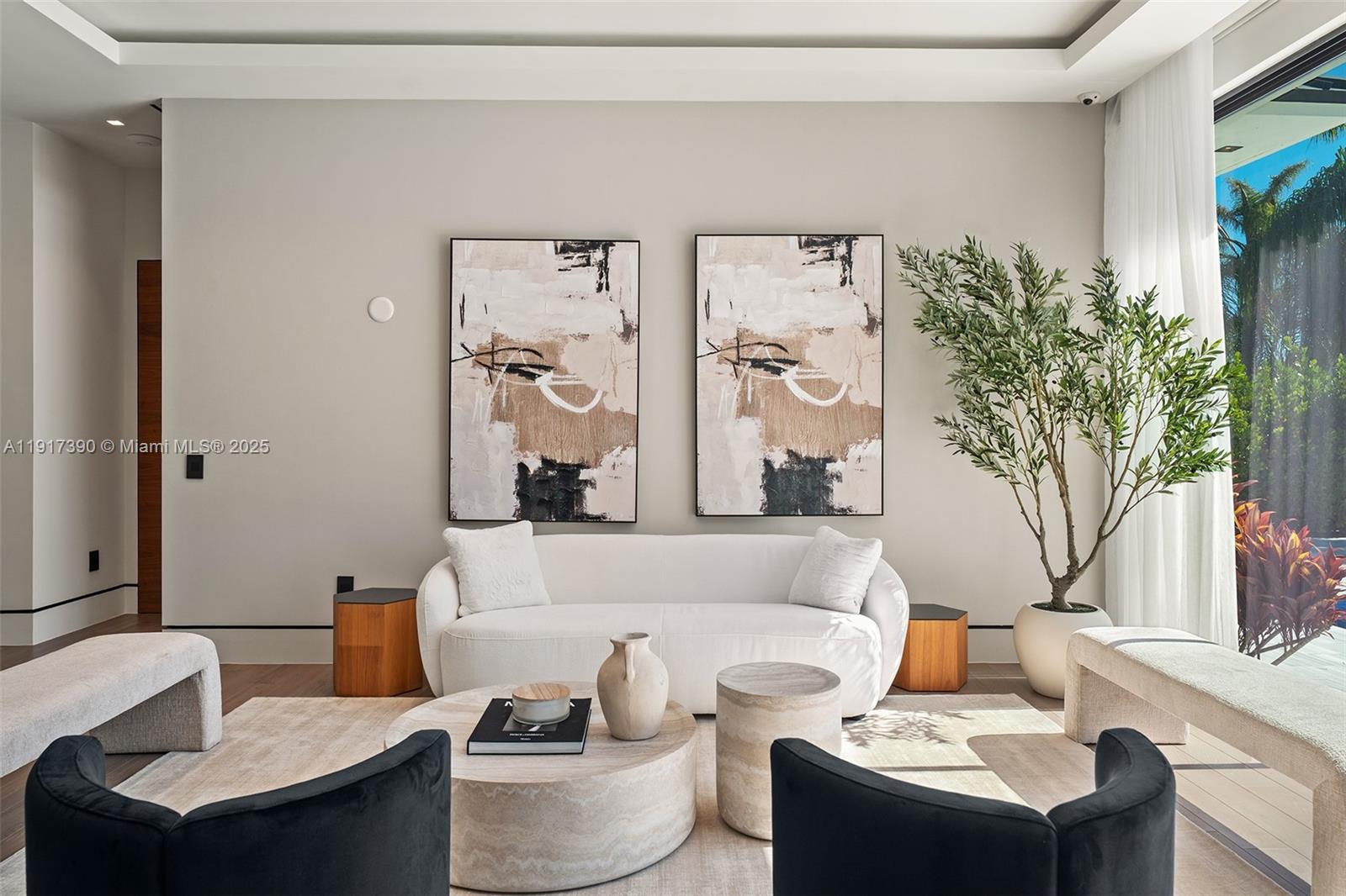 HOLLYWOOD GOLF ESTATES SE - Residential