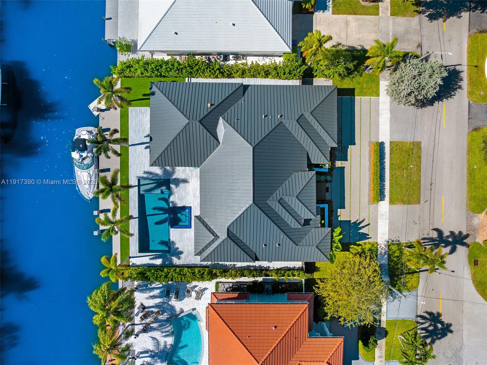 HOLLYWOOD GOLF ESTATES SE - Residential