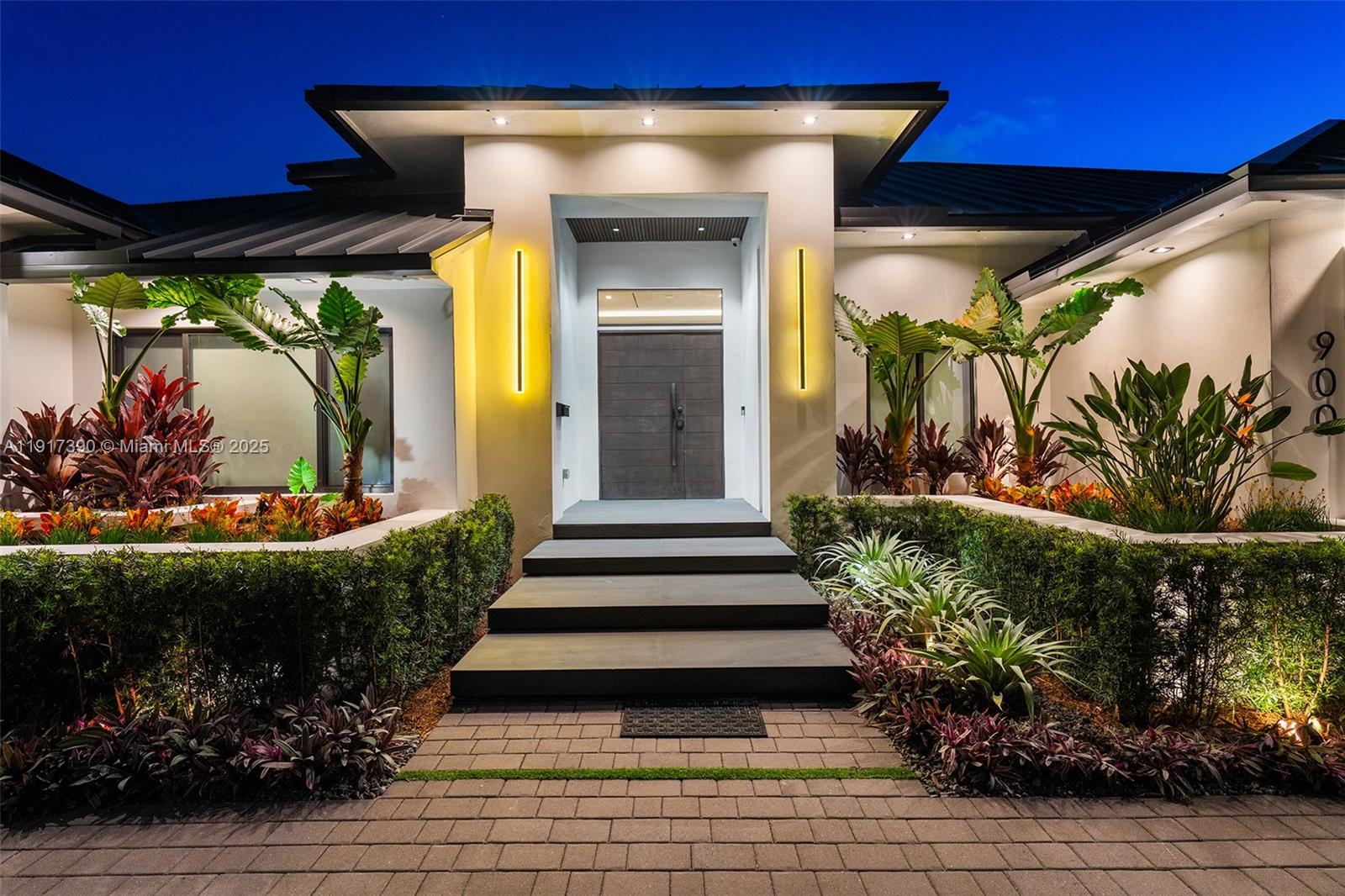 HOLLYWOOD GOLF ESTATES SE - Residential