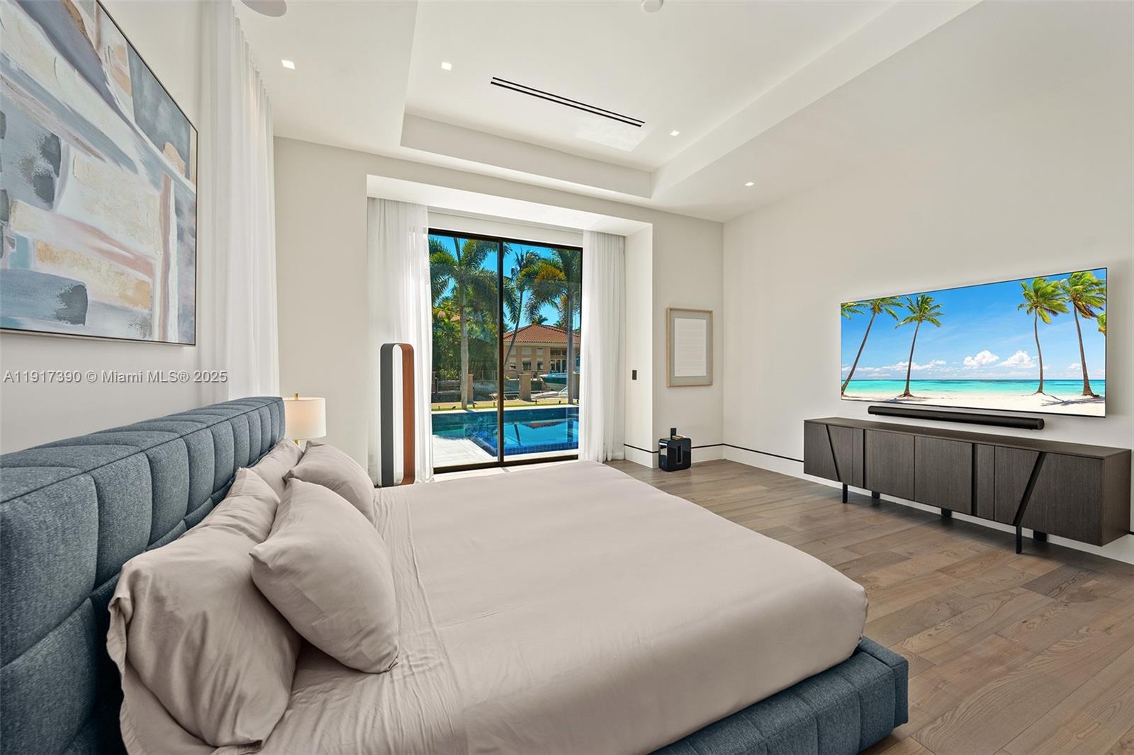 HOLLYWOOD GOLF ESTATES SE - Residential