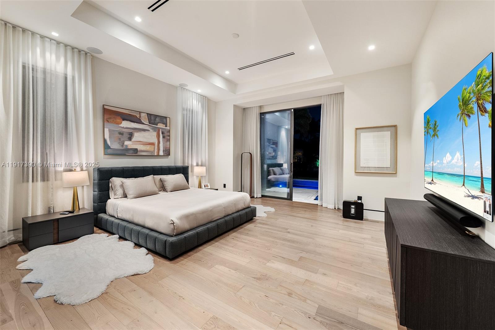 HOLLYWOOD GOLF ESTATES SE - Residential