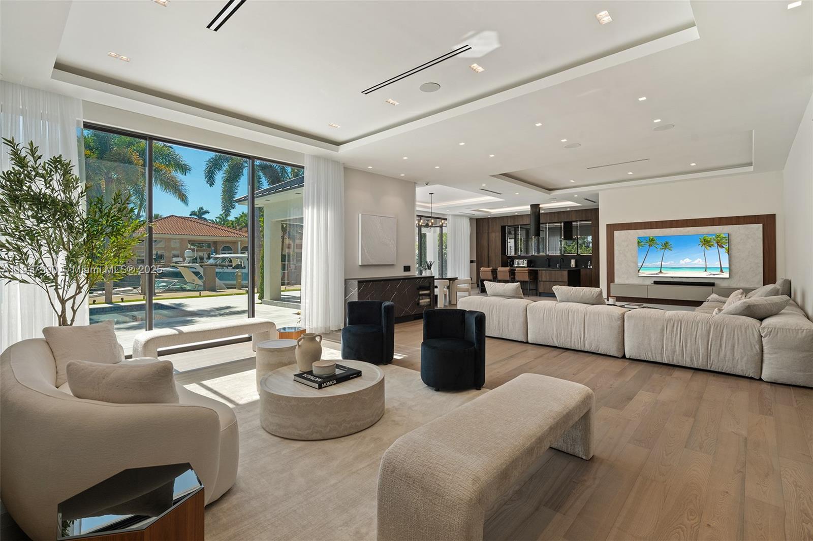 HOLLYWOOD GOLF ESTATES SE - Residential