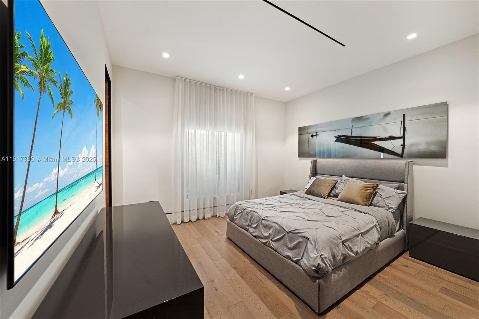 HOLLYWOOD GOLF ESTATES SE - Residential